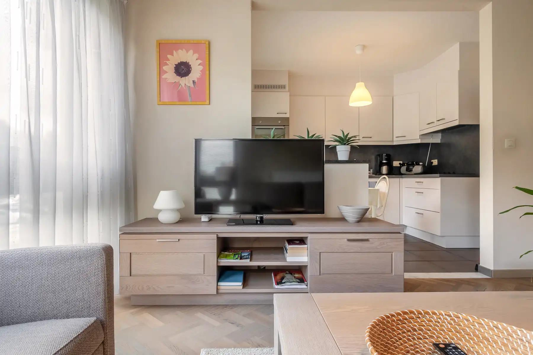 Lichtrijk appartement met autostaanplaats en prachtig zicht foto 14
