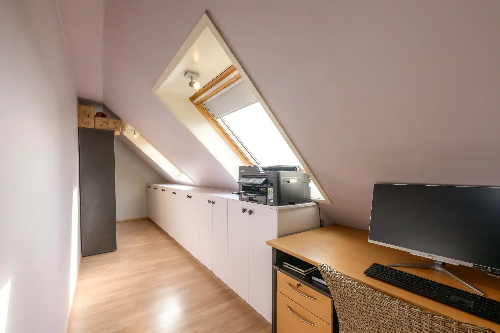 INSTAPKLAAR HANDELSHUIS (2009) OP GUNSTIGE LOCATIE!!!  foto 21