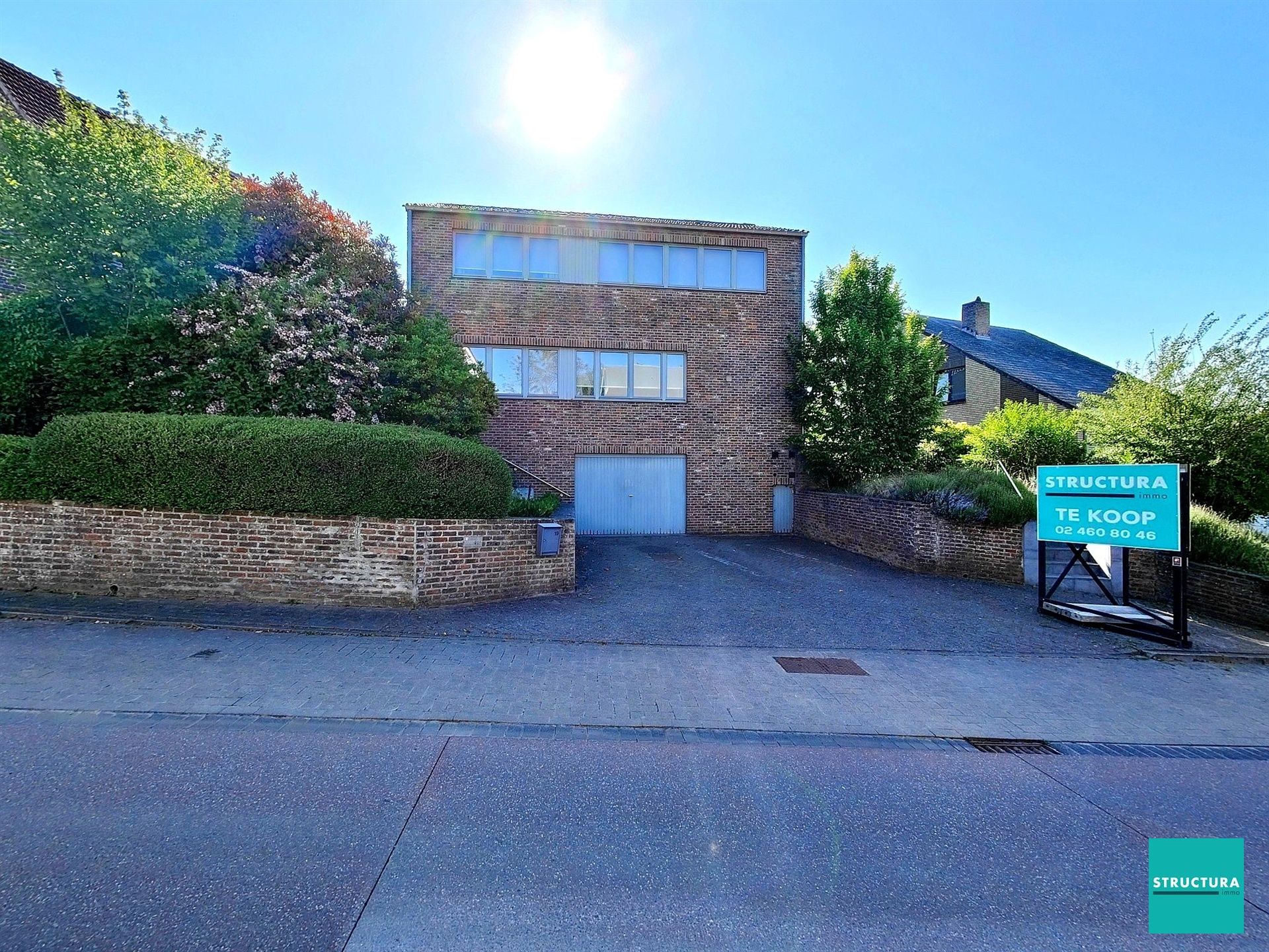 Woning op toplocatie met achterliggend groen foto 1