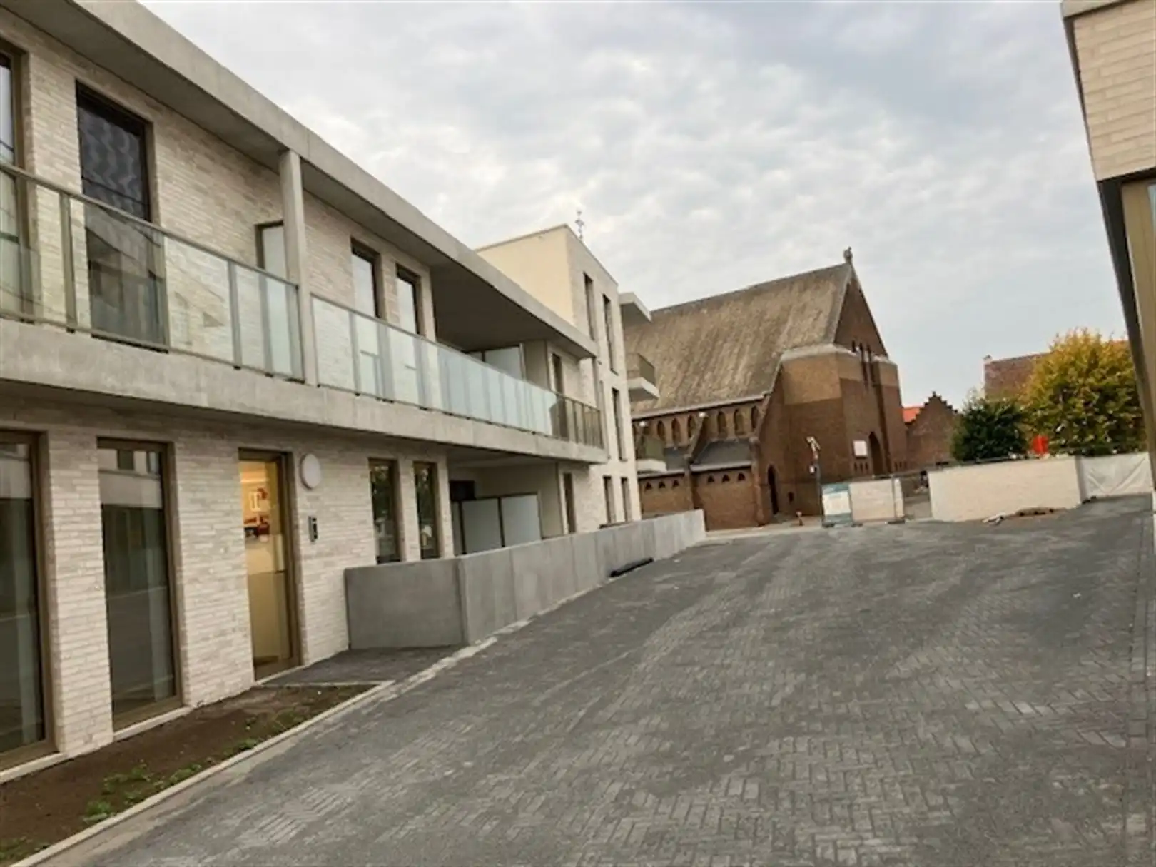Stijlvol tweeslaapkamer appartement in centrum Westmeerbeek foto 12