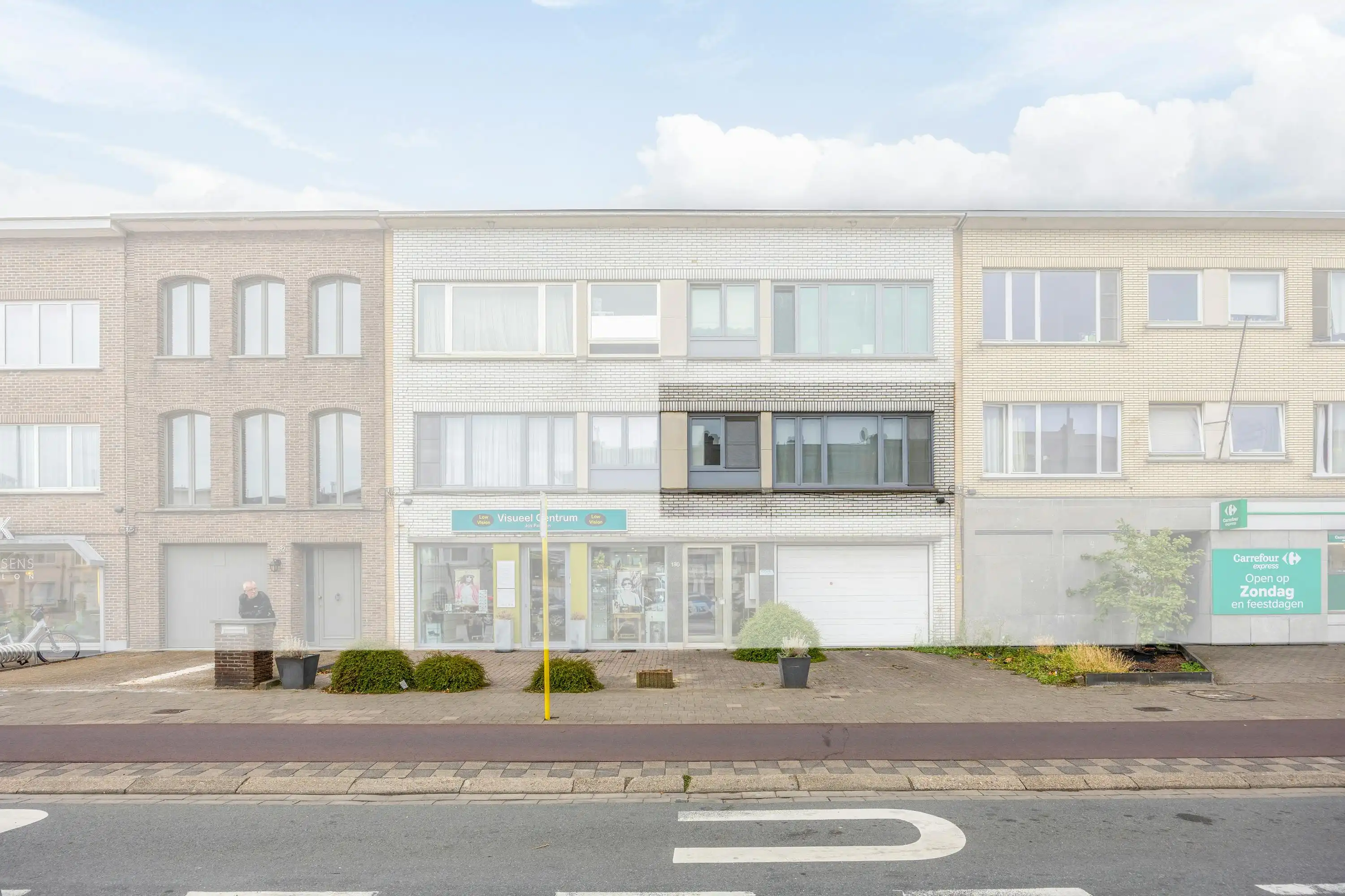Appartement met 2 slaapkamers en garage te koop in Merksem foto 20