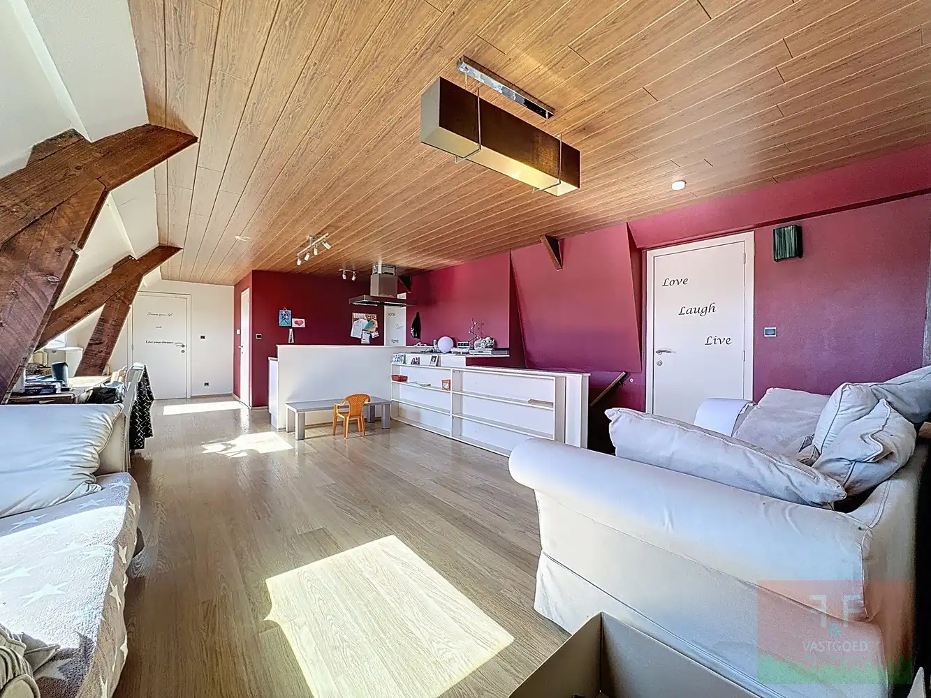 Vrijstaande eengezinswoning met 4 slaapkamers en 2 badkamers foto 22