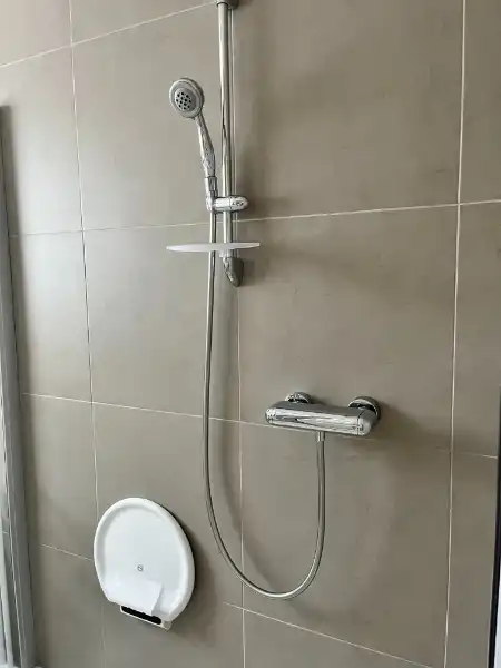 Vernieuwd 2-slaapkamer appartement, met staanplaats en kelderberging foto 9