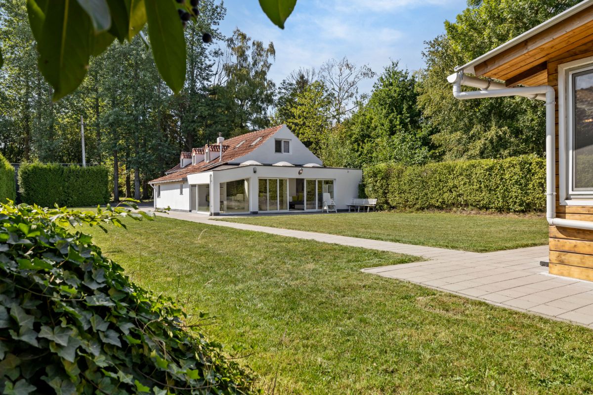 Exclusieve eigendom in “privaat park” te Asse foto {{pictureIndex}}