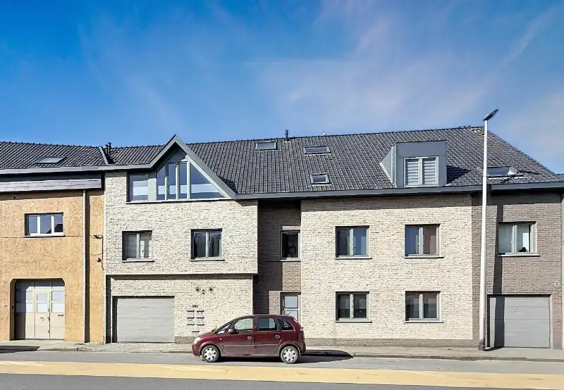 Gezellig duplexappartement in het centrum van Wondelgem foto {{pictureIndex}}