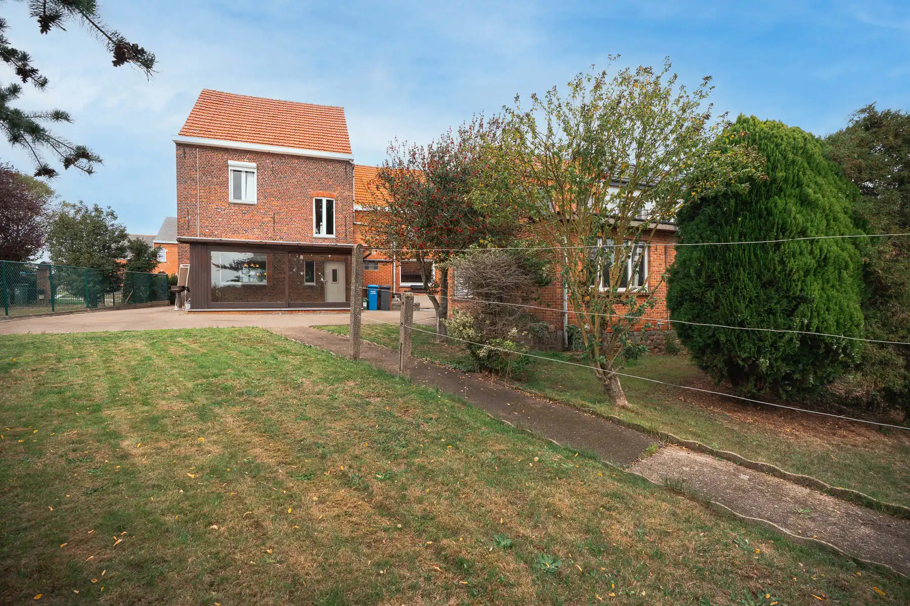 Karaktervolle woning met veel potentieel op toplocatie foto 28