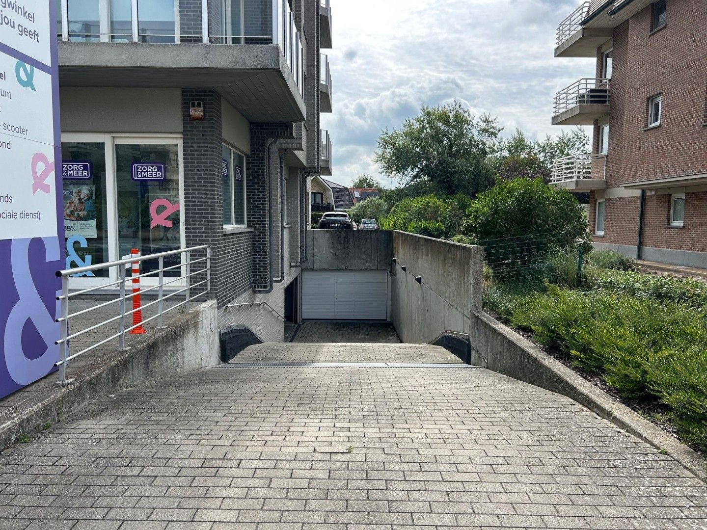 Costa Parking - G13 foto {{pictureIndex}}