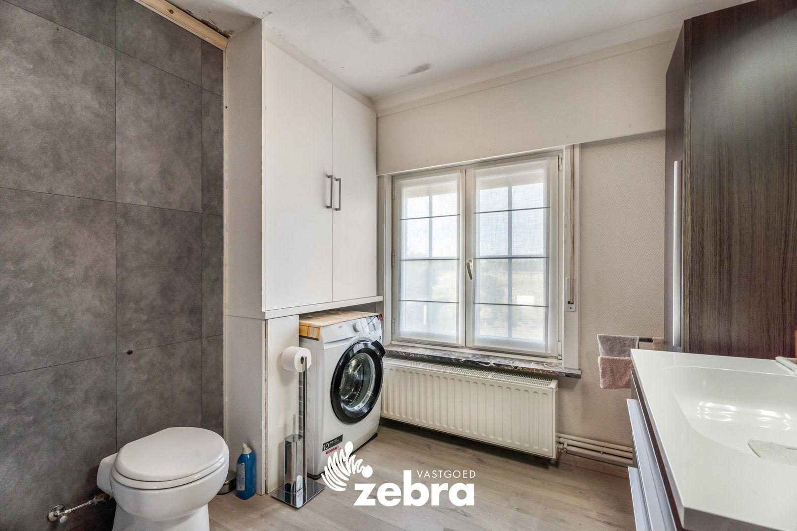 Instapklare HOB met garage te Izegem! foto 13