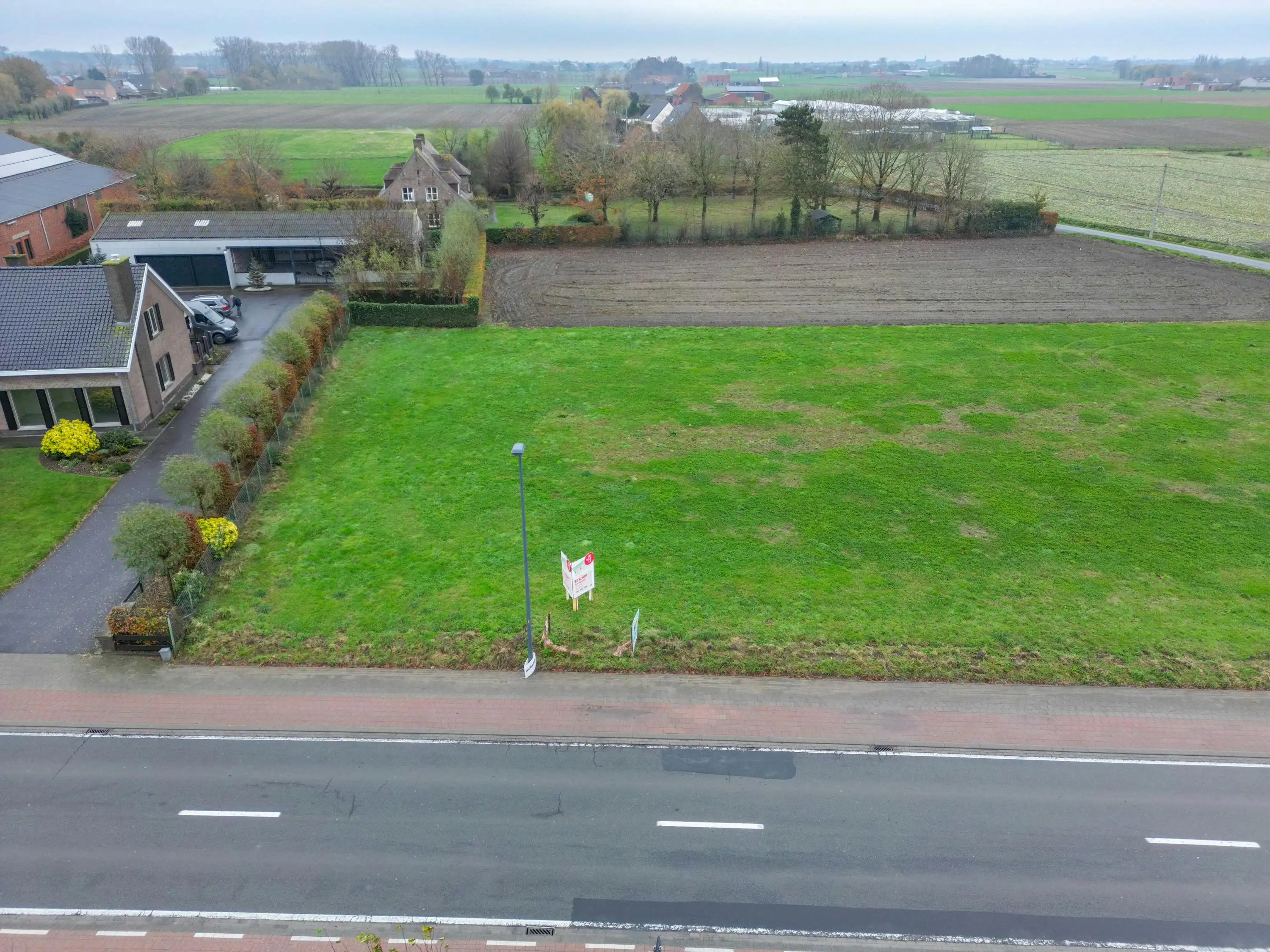 Uniek gelegen bouwgrond te koop in Wingene foto {{pictureIndex}}