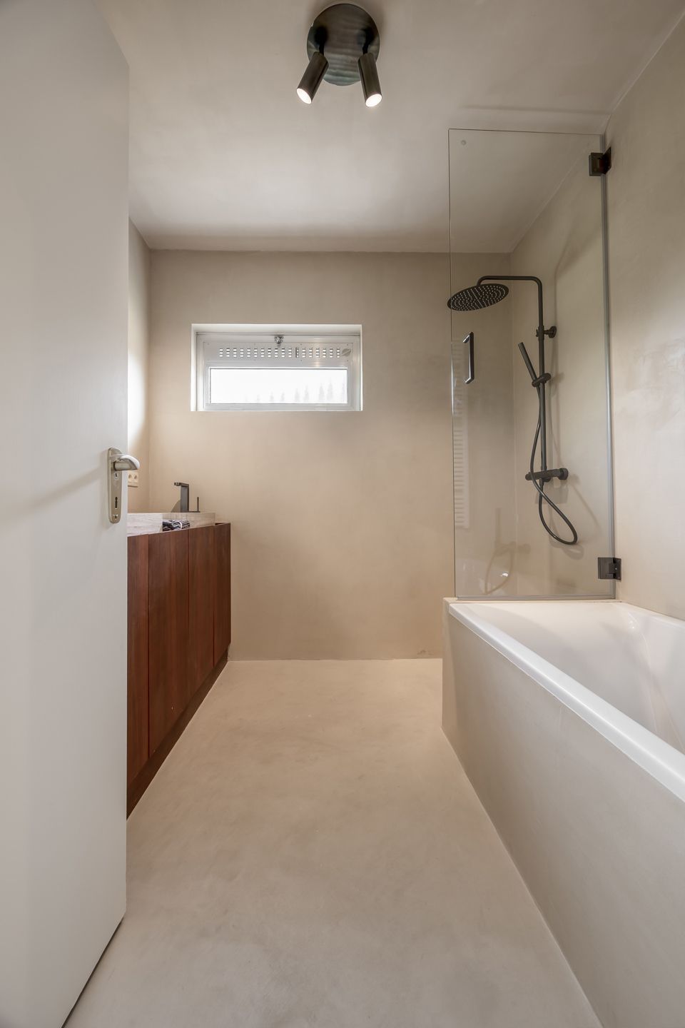 Stijlvol gerenoveerde woning in charmante Bloemenwijk foto 25