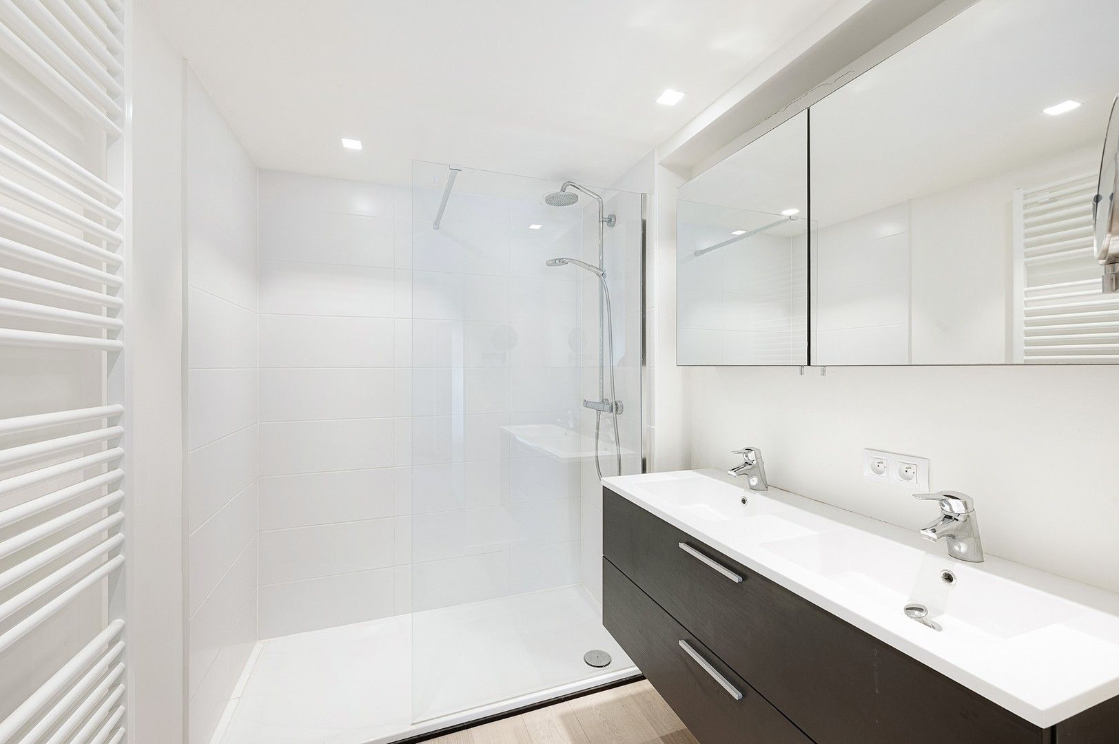 Instapklaar appartement, in het commerciële centrum van Knokke en vlakbij de zee. foto 21