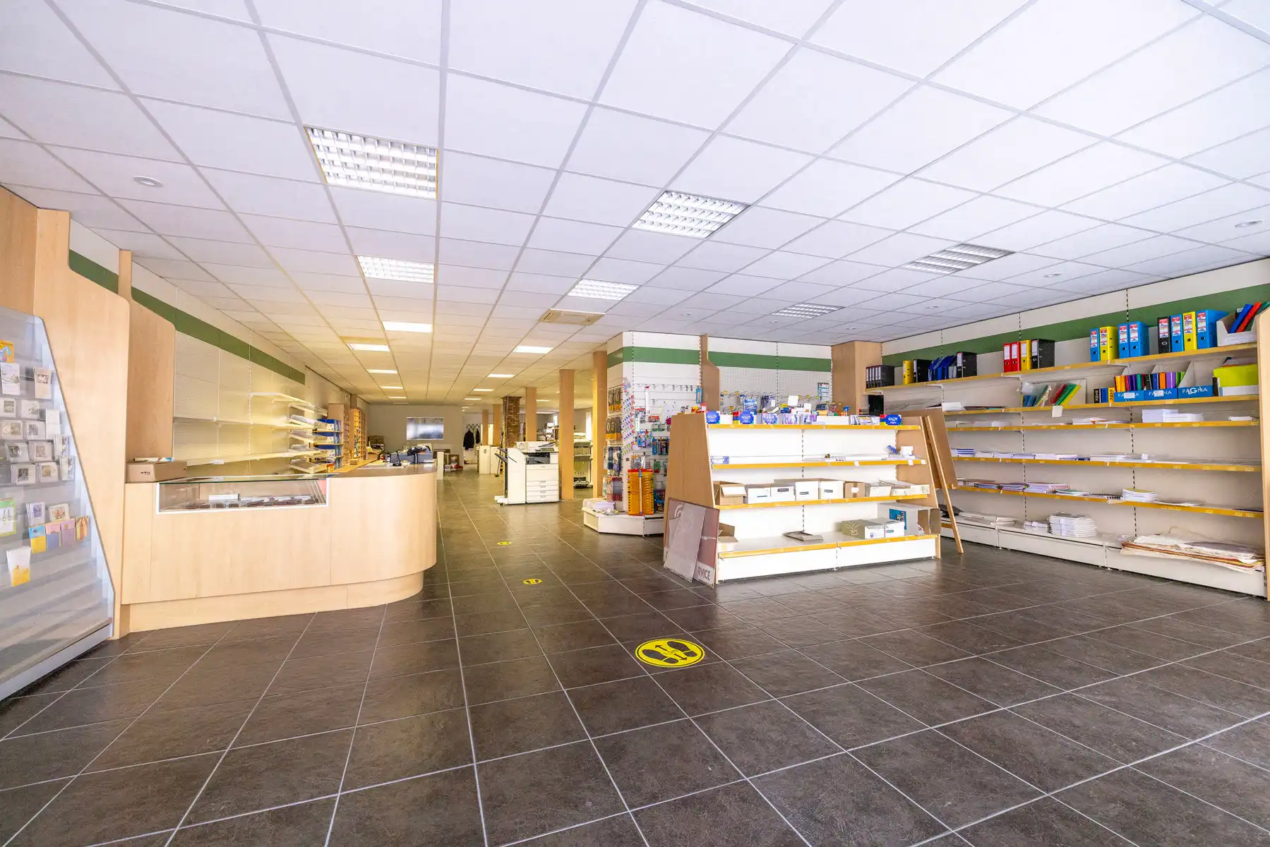Wonen en werken in hartje Turnhout: handelspand + 2 appartementen foto 5