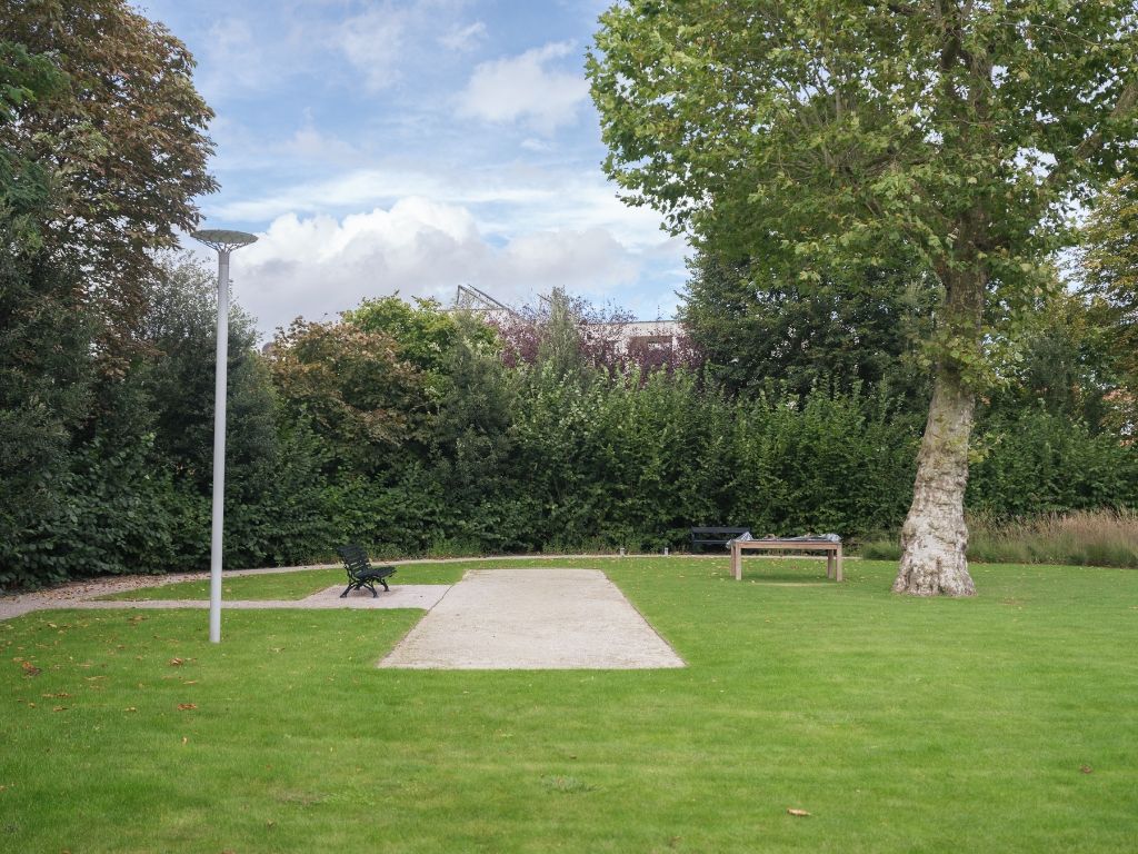 Assistentiewoning met 2 slpk, terras en zicht op parktuin nabij het station Gent-Sint-Pieters foto 14