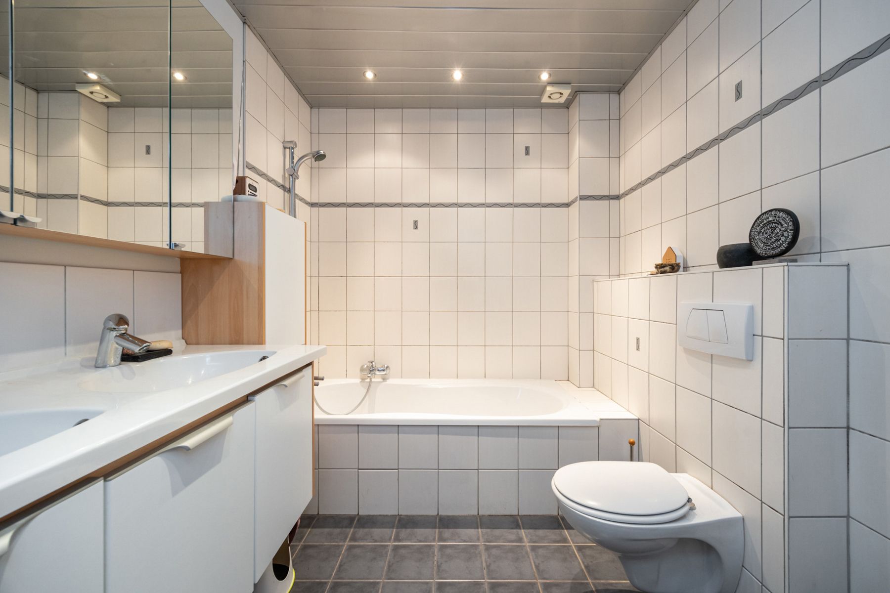 Appartementsgebouw in een rustige buurt foto 5