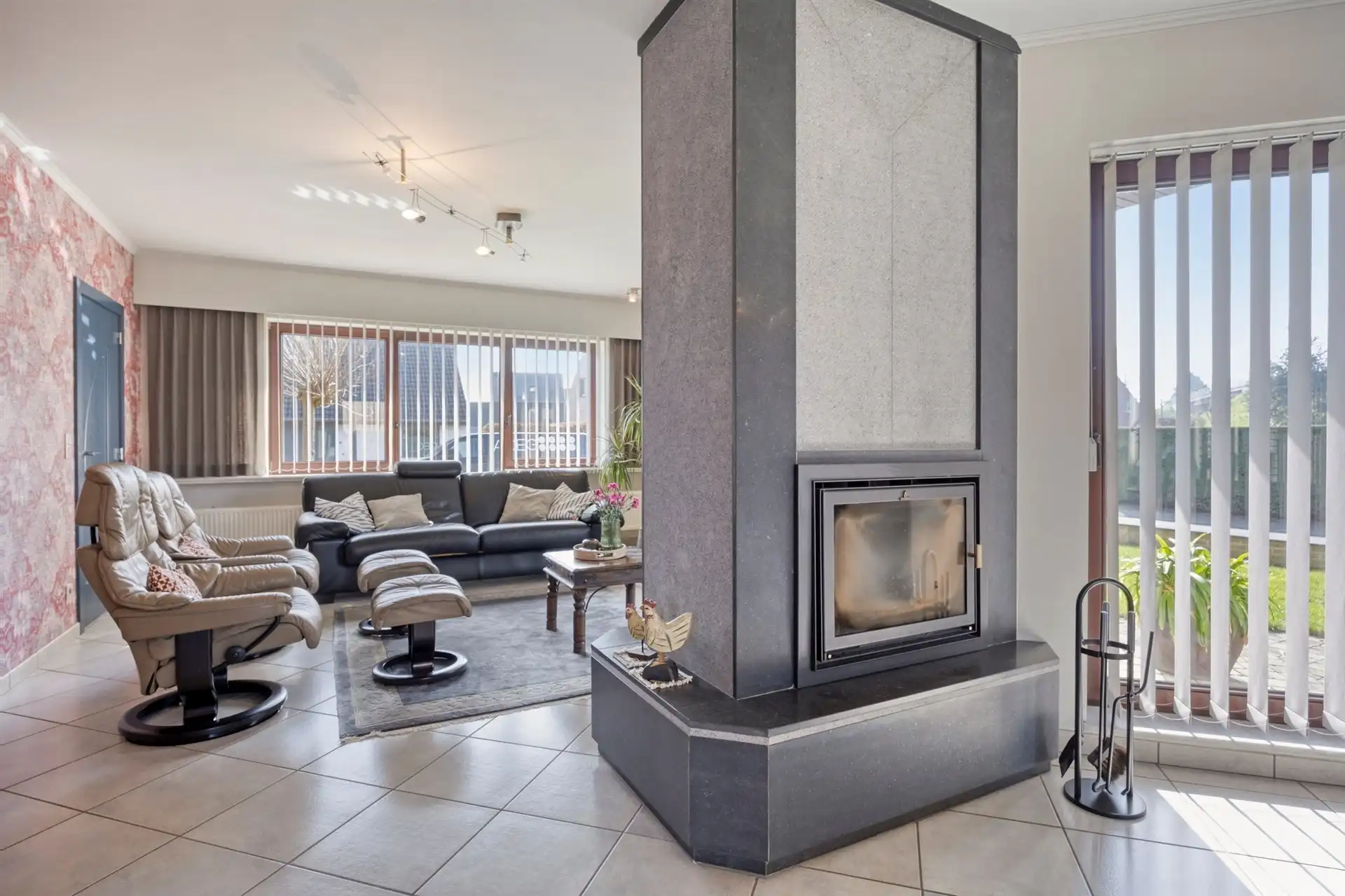 Villa in doodlopende straat foto 6