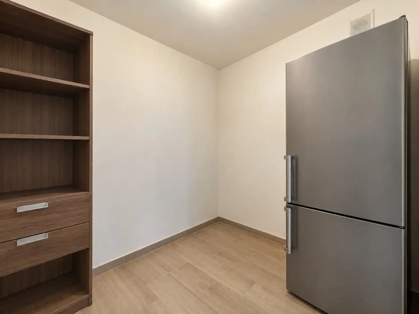 Prachtig gerenoveerd appartement met 2 slaapkamers en garagebox te huur te Wondelgem foto 14