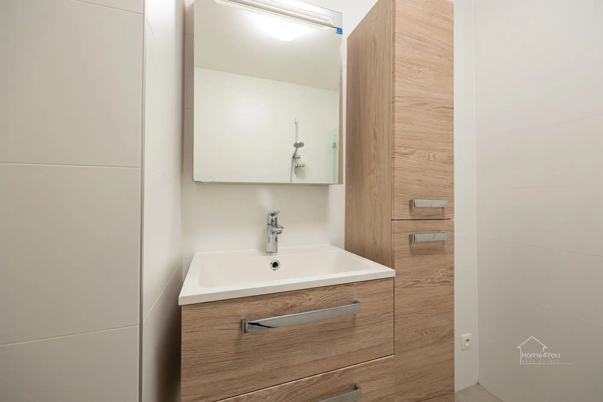Instapklaar Appartement Toplocatie, 2Slaapk, Terras, Garagebox foto 10