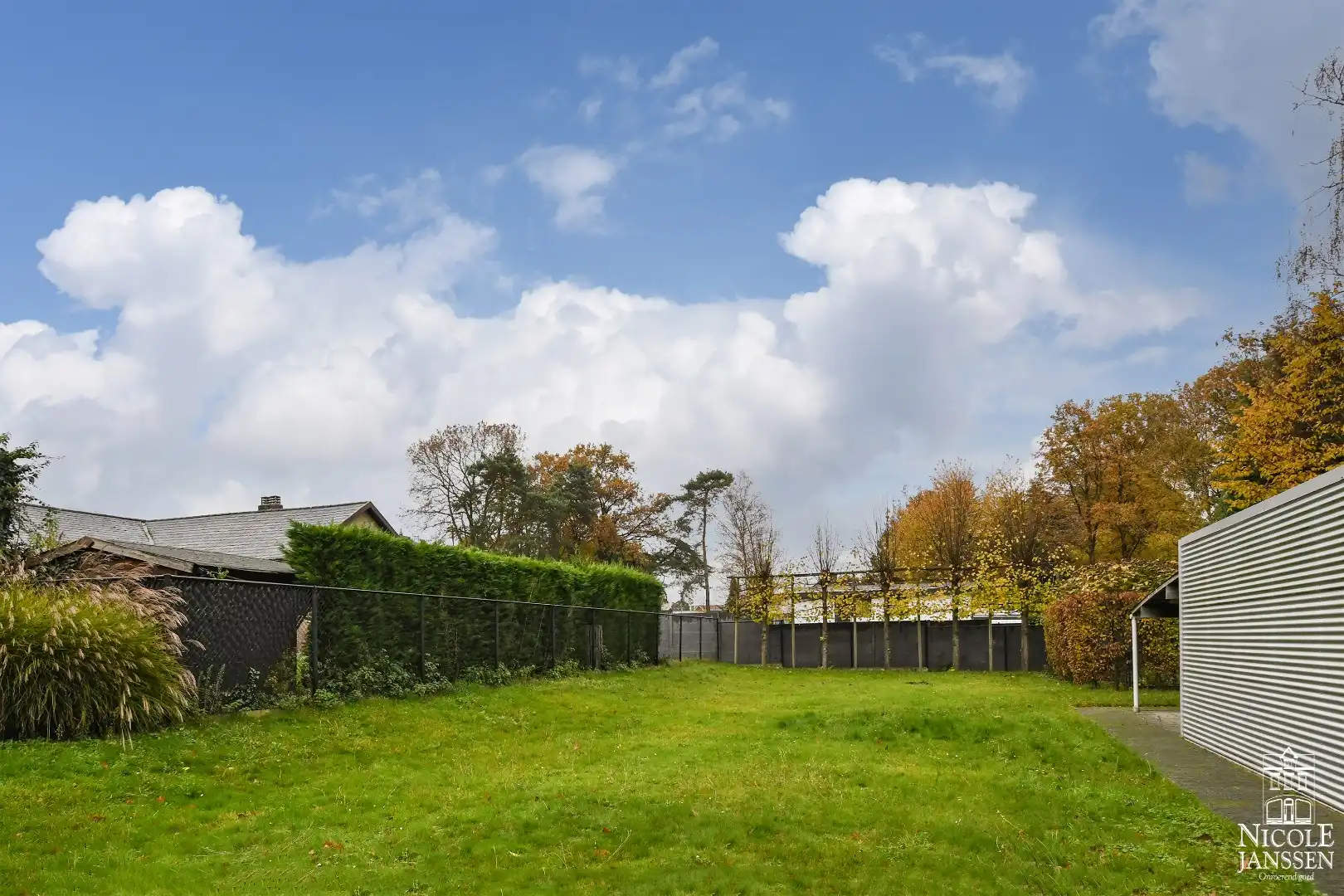 Moderne gezinswoning met bijzondere vormgeving foto 27