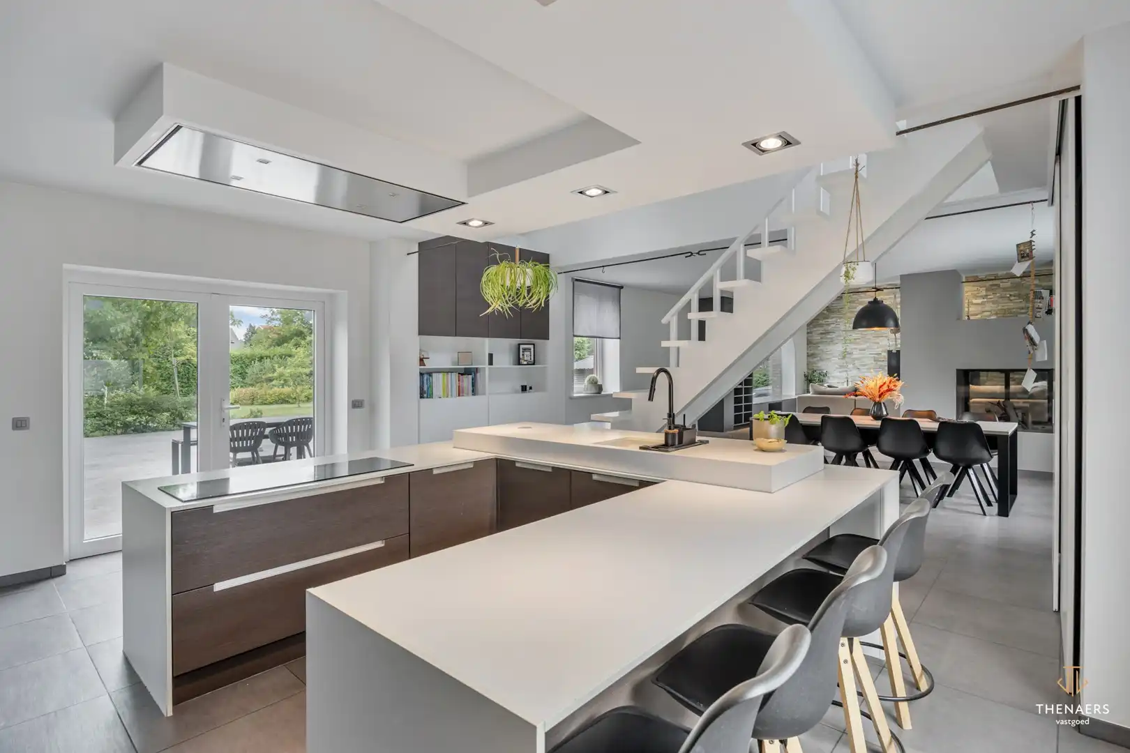 Karaktervolle hoevewoning met 279 m² woonoppervlakte en prachtige tuin op 18a45ca in Heks foto 14