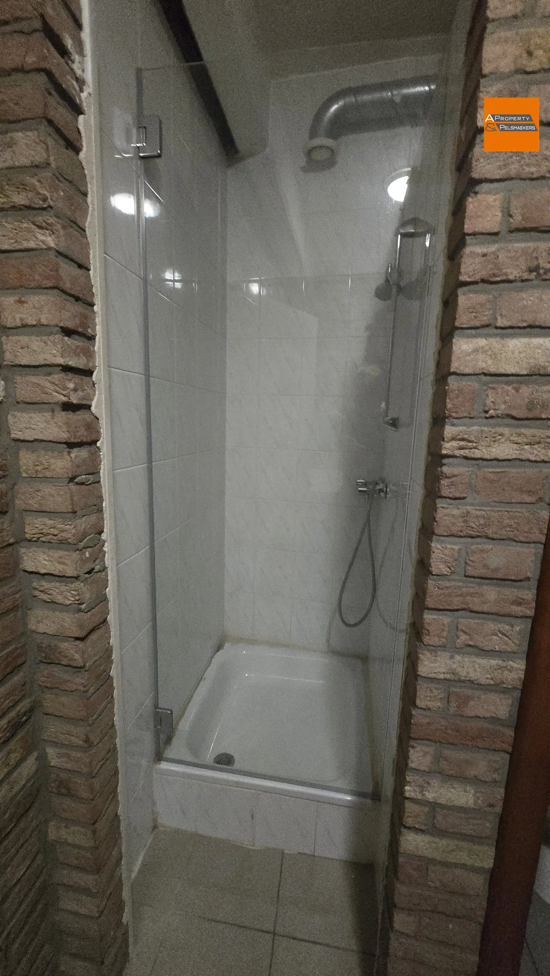 Groot Magazijn/Atelier (1050 m²) met Kantoorruimte (140 m²) te Laken (Mutsaard) foto 25