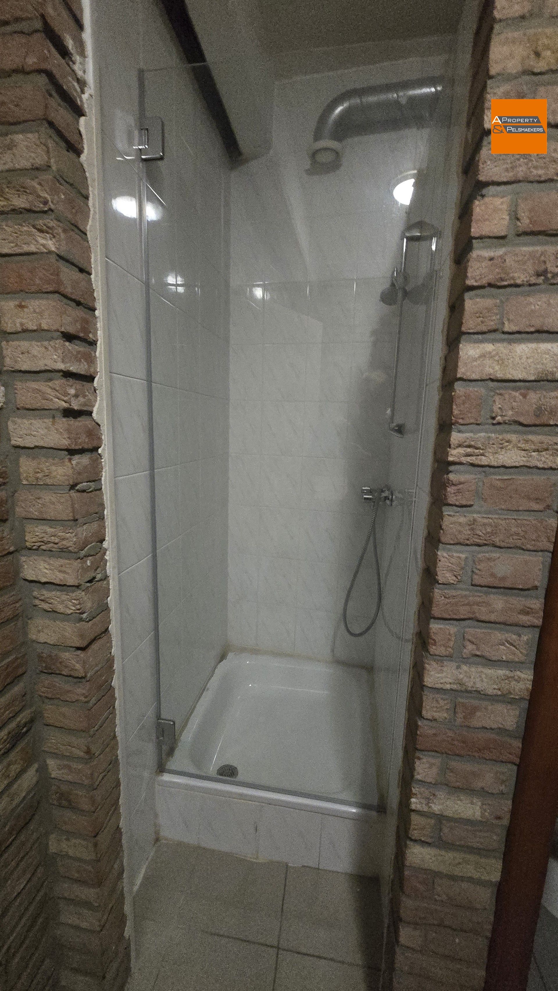 Groot Magazijn/Atelier (1050 m²) met Kantoorruimte (140 m²) te Laken (Mutsaard) foto 25