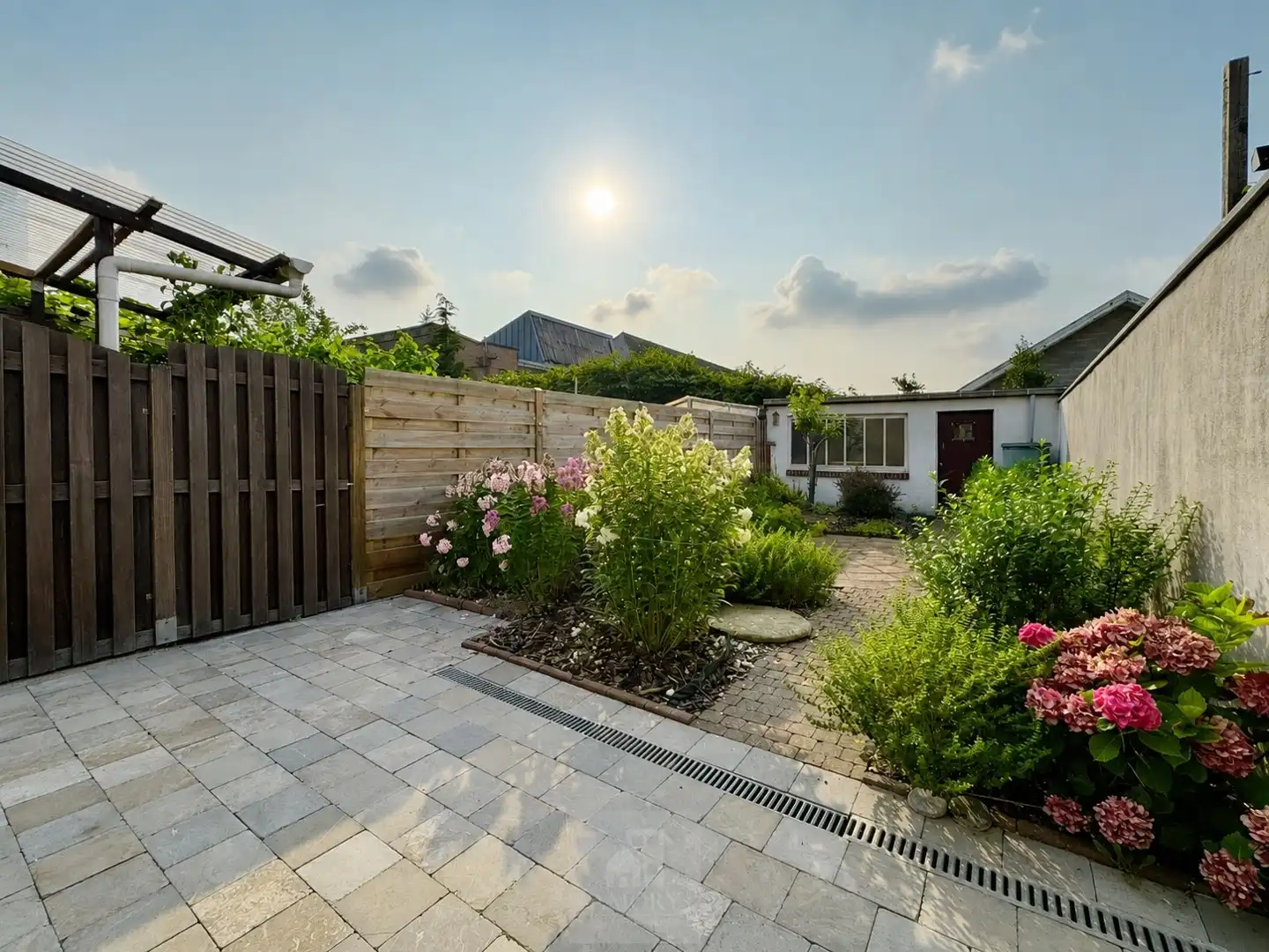 Instapklare woning met toffe stadstuin op gegeerde locatie! foto 4