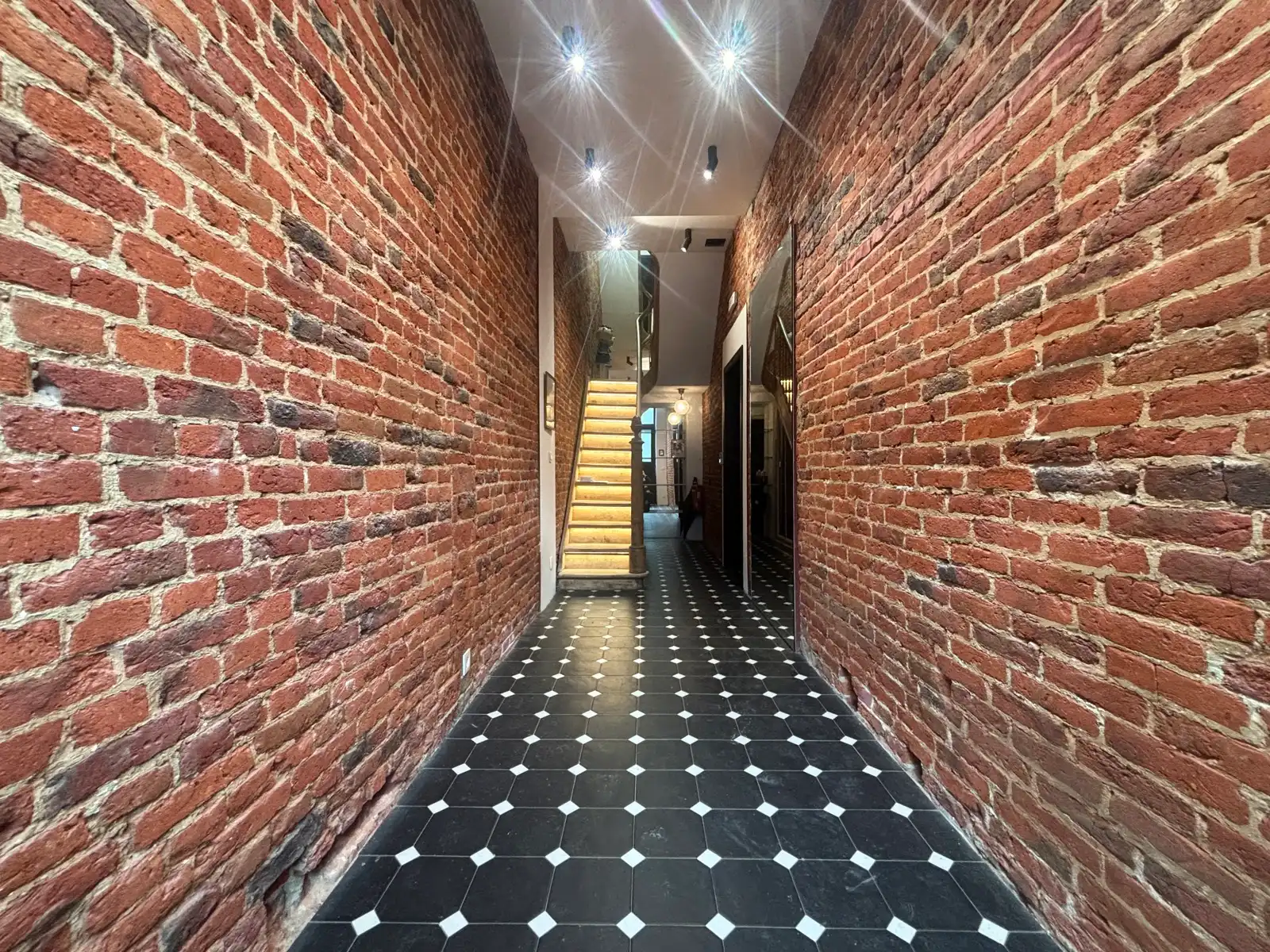 Vernieuwde studio op TOP locatie!  foto 8