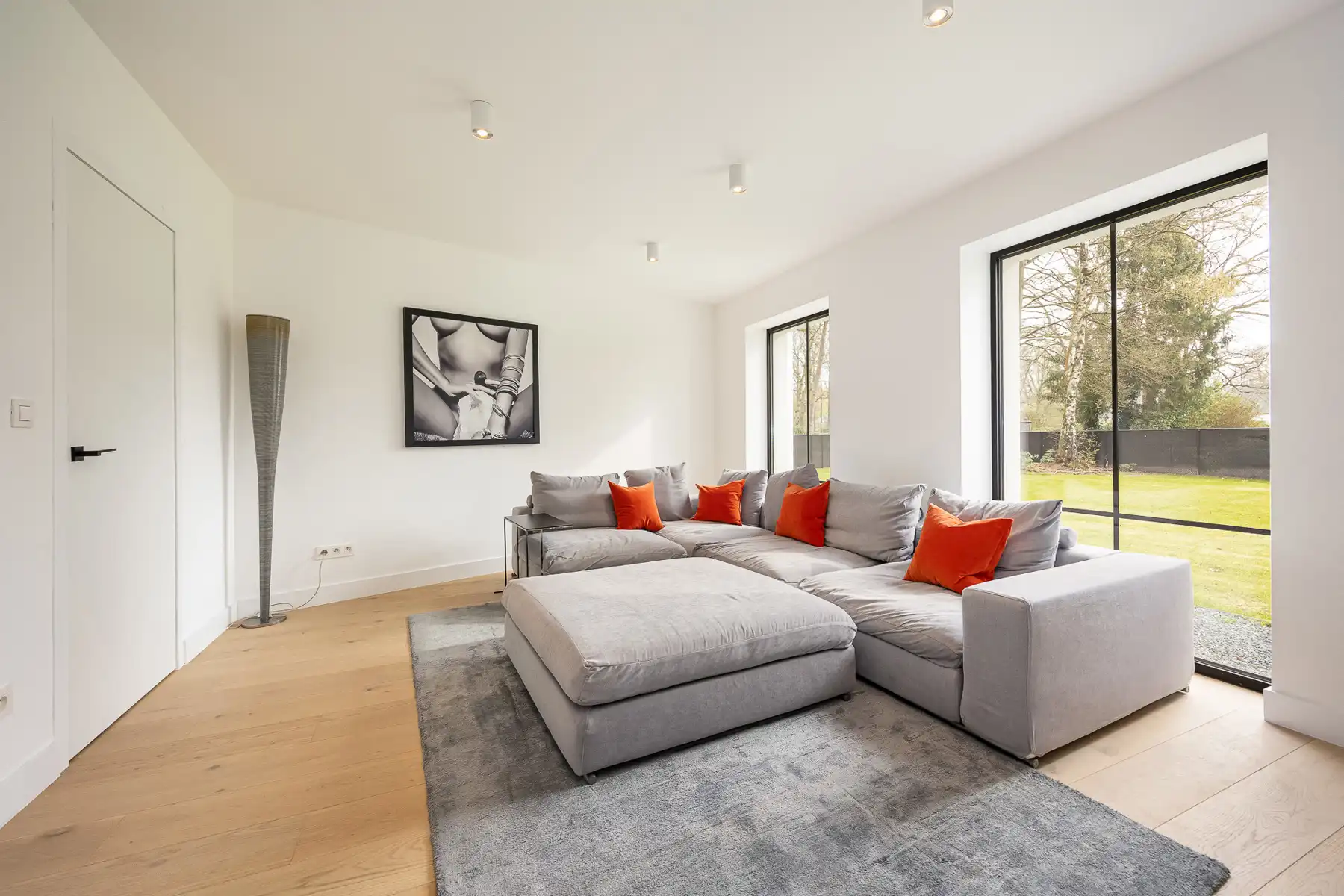 Luxueuze vernieuwbouwvilla met high-end afwerking foto 8