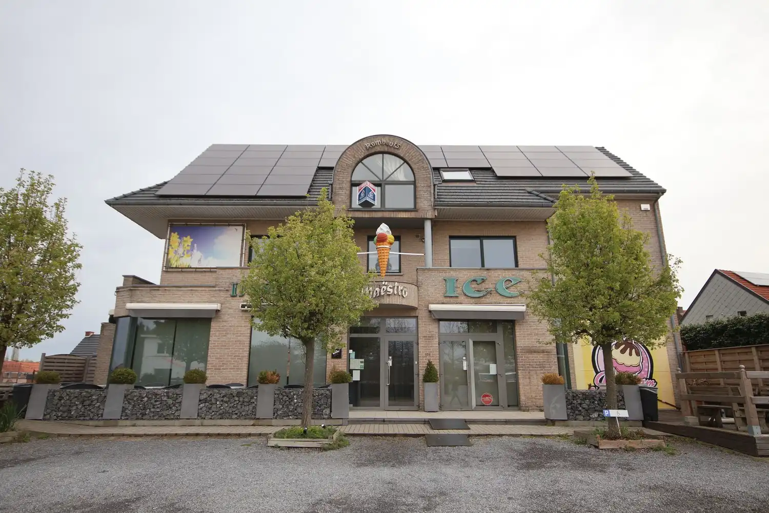 Duplexappartement met 2 ruime slaapkamers foto {{pictureIndex}}