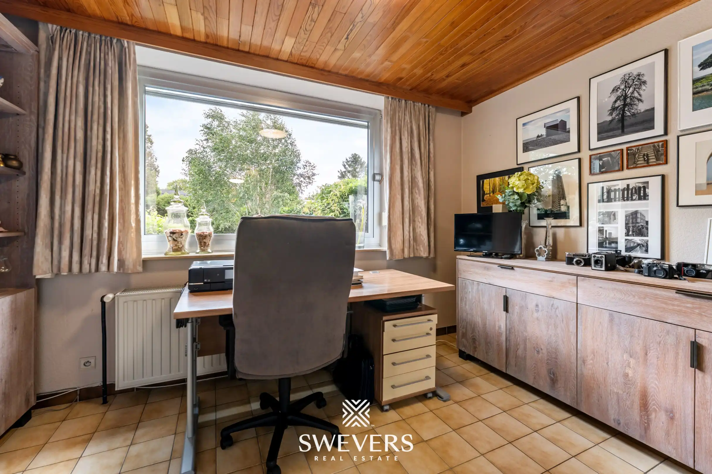 Uitstekend gelegen ruime gezinswoning met 4 slaapkamers te Genk foto 9