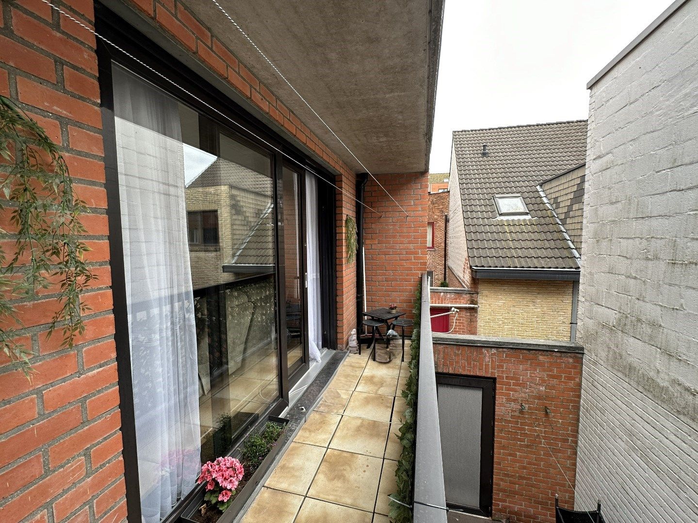 Instapklaar 2-slpk appartement met terras, Torhout foto 20