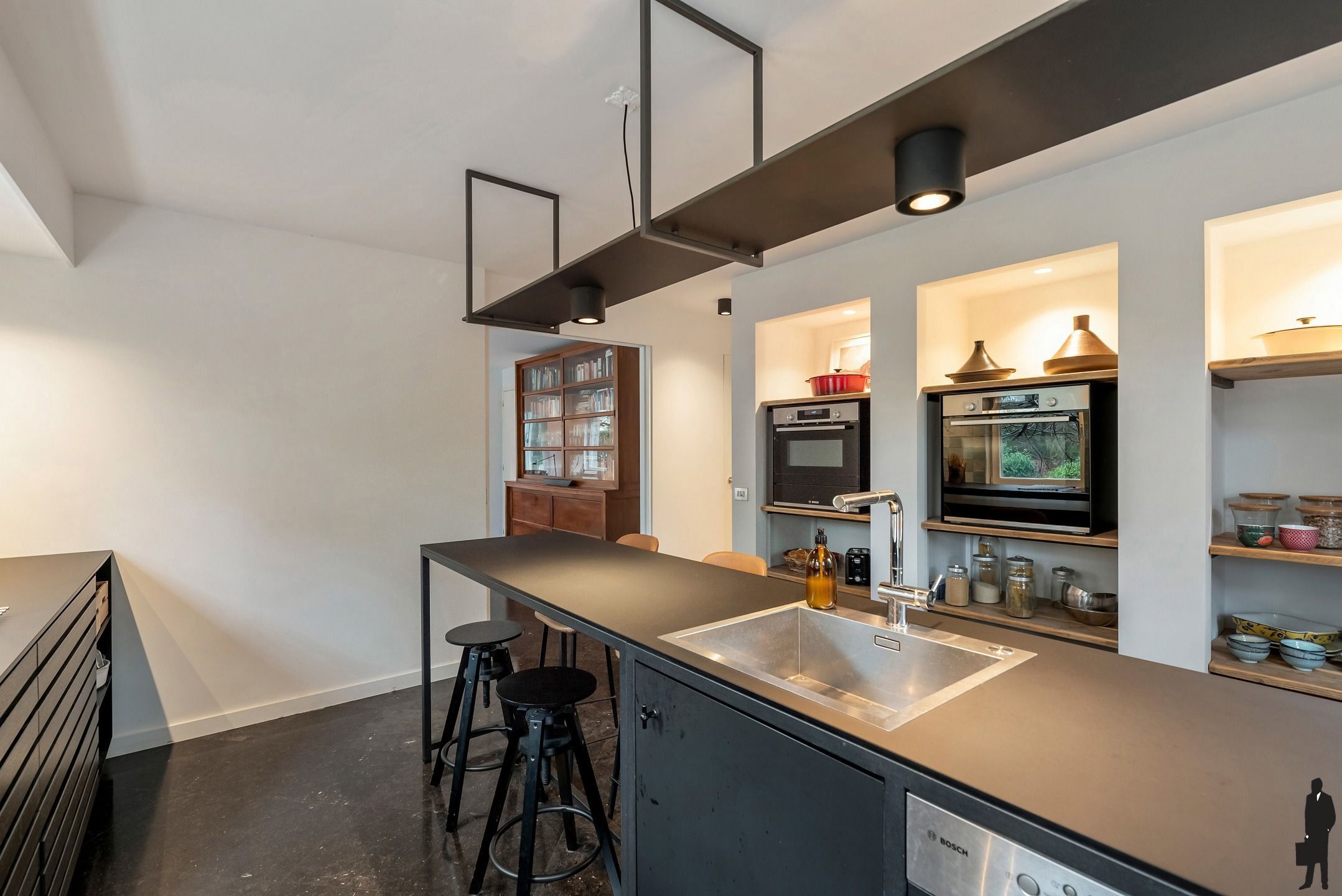 Woning met zwembad op zuidgericht perceel van ca. 2145 m² foto 13