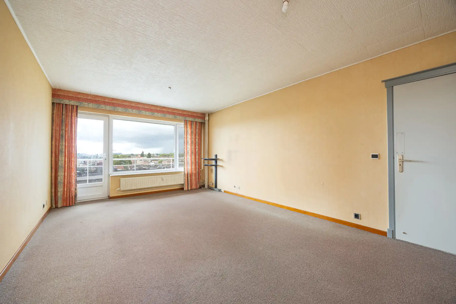 Ruim appartement met balkon en open zicht! foto 8