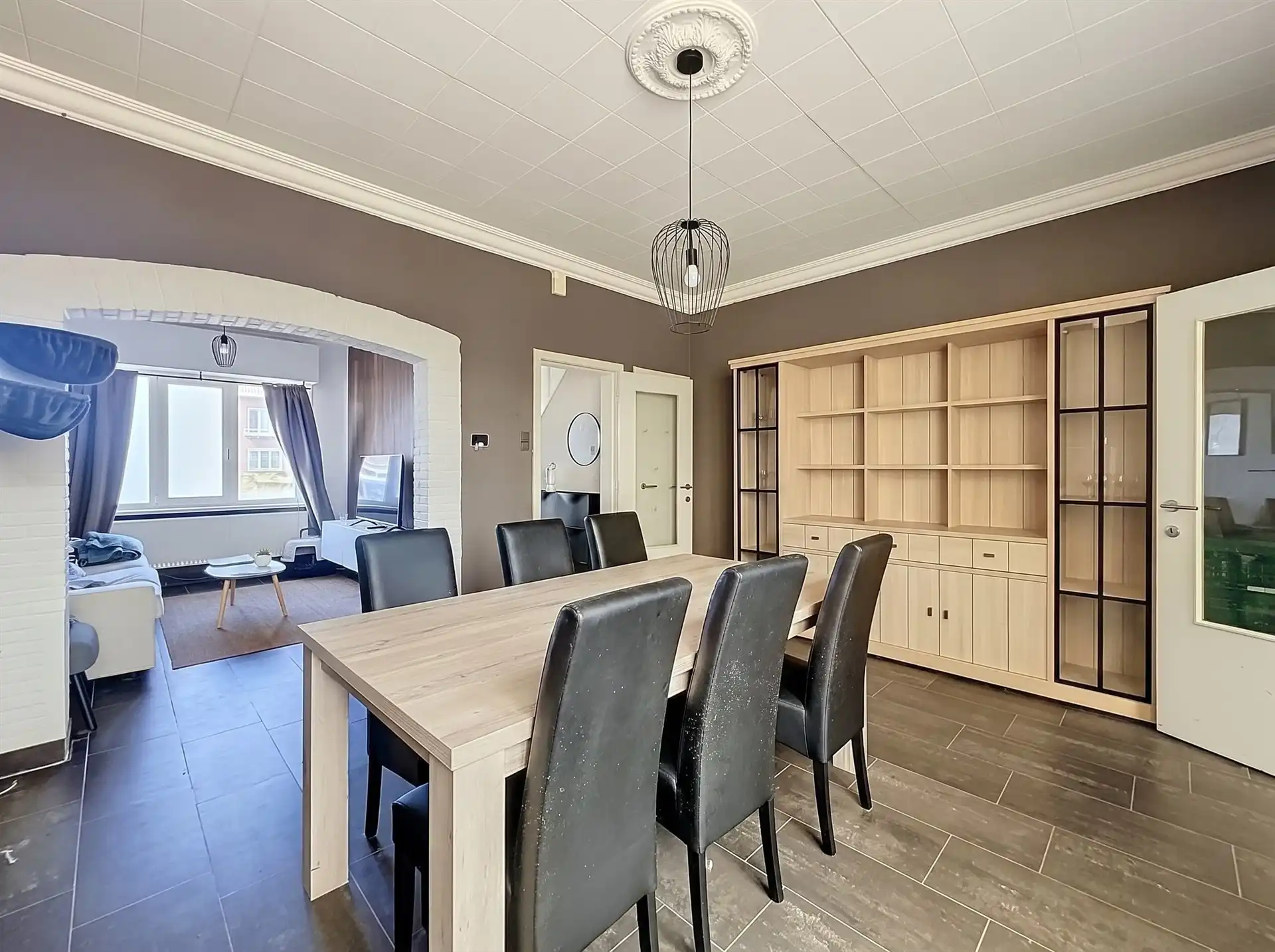 Instapklare woning met halfopen karakter en 4 slaapkamers nabij centrum Sint-Niklaas! foto 3