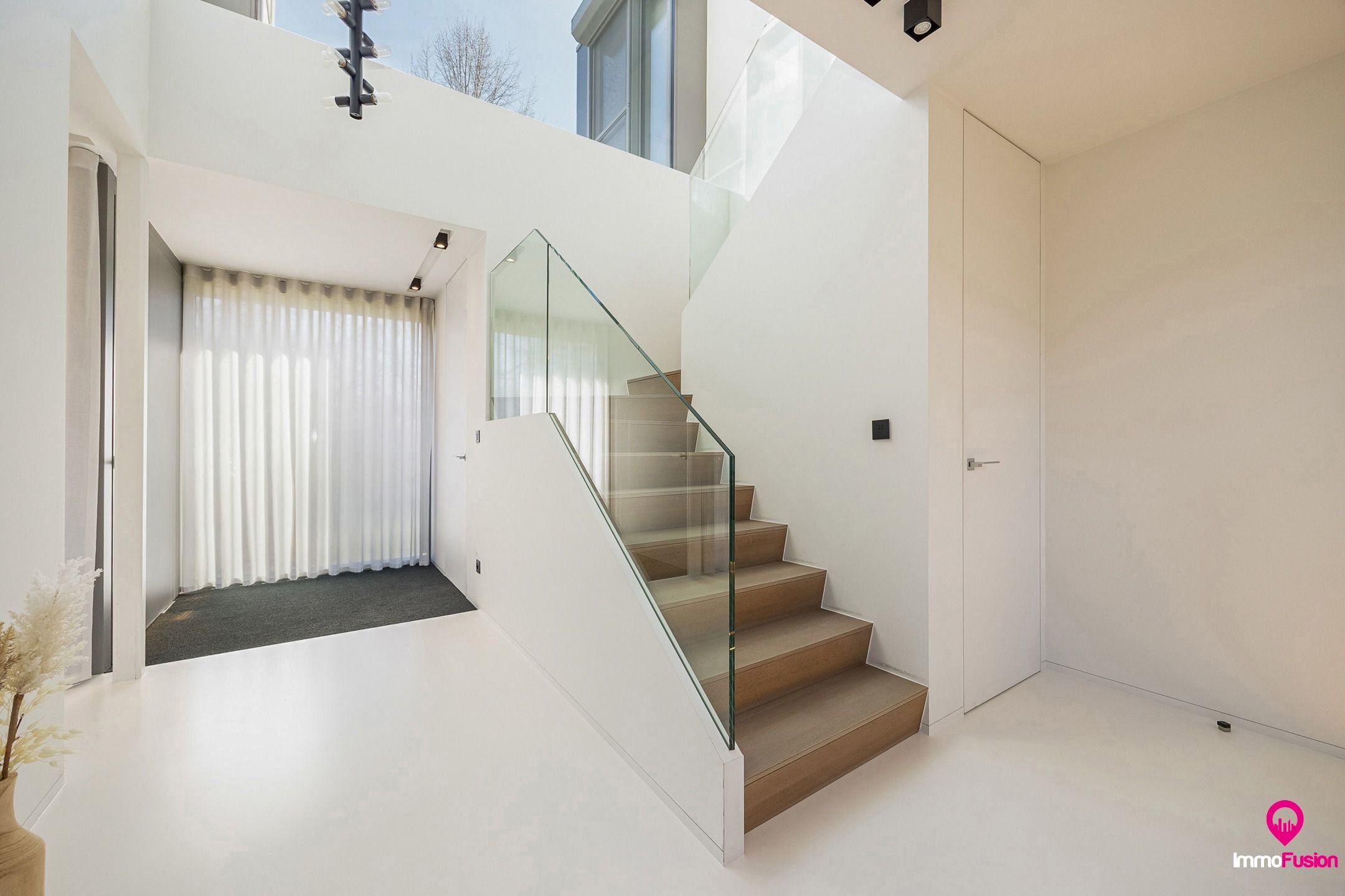 Luxe villa met poolhouse en hoogwaardige materialen! foto 3