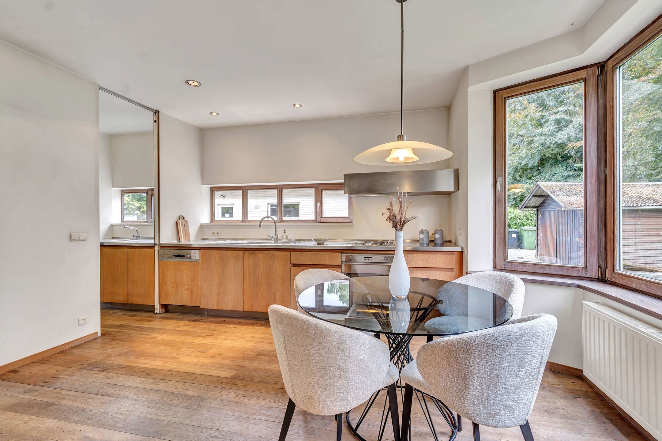 Unieke halfopen woning op toplocatie in Sint-Denijs-Westrem foto 7