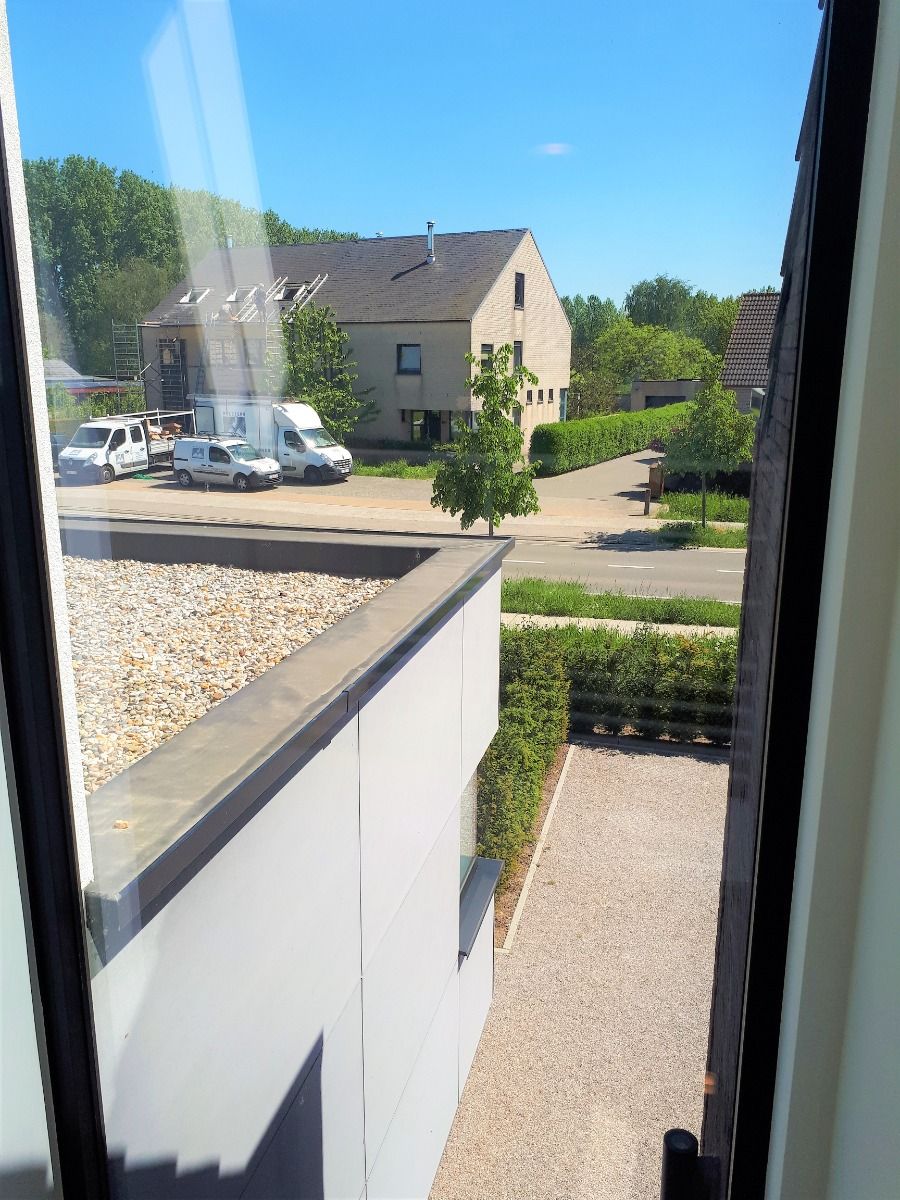 2 slaapkamerappartement met terras en 2 autostaanplaatsen foto 8