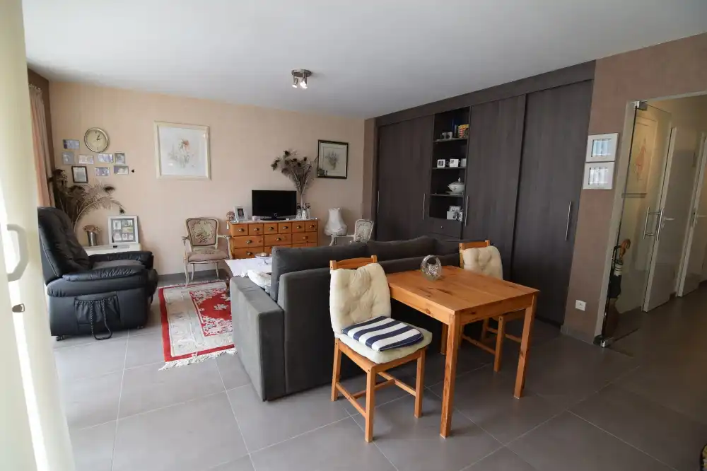 Zonnig appartement met 2 slaapkamers en volledig ingericht in het hart van Blankenberge - Perfect voor een comfortabel verblijf! foto 4