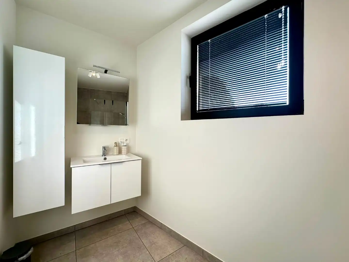 Modern appartement in het hartje van Sint-Andries foto 7