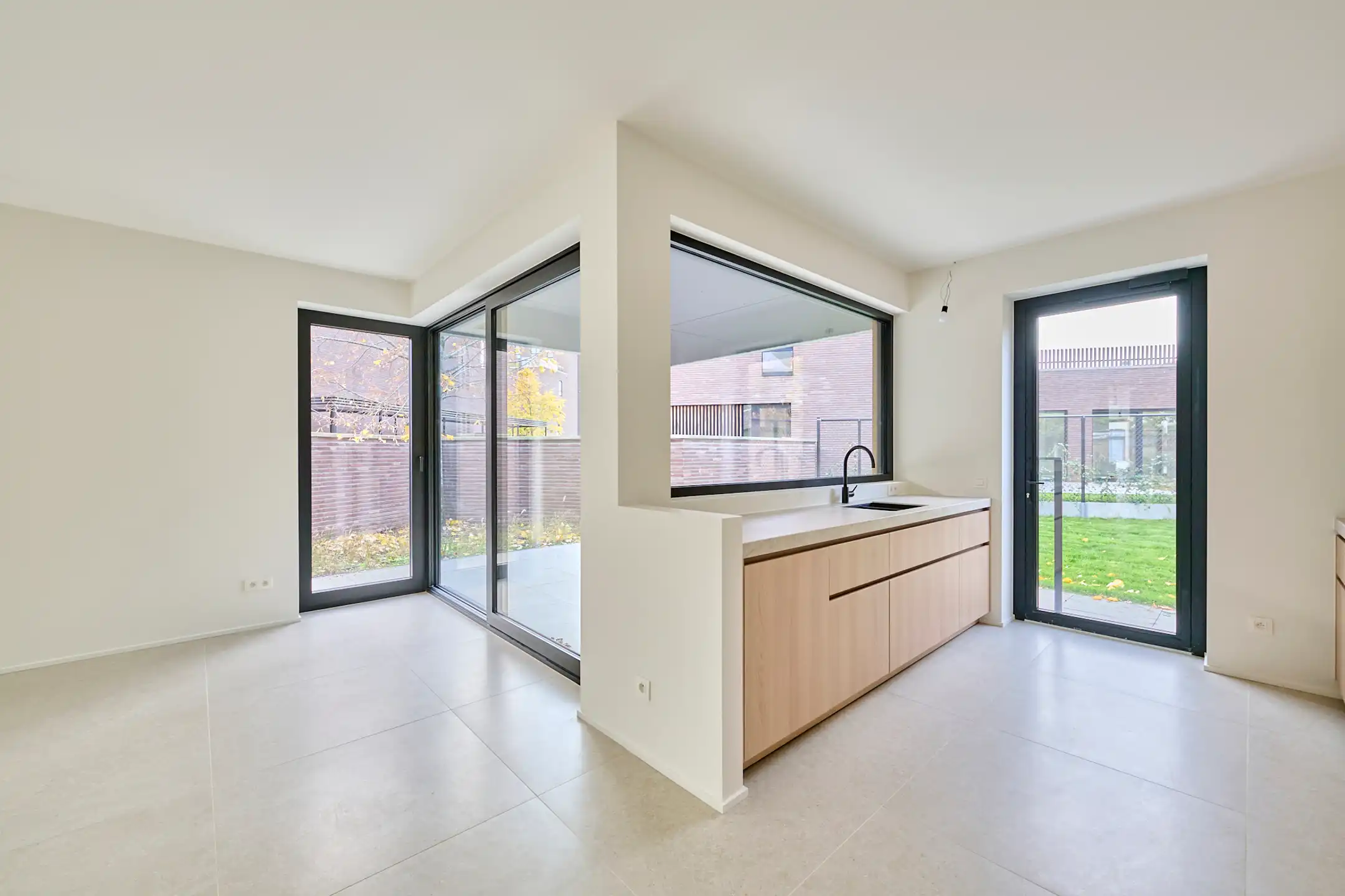 Ruime woning met 4 of 5 slaapkamers en 2 badkamers foto 4