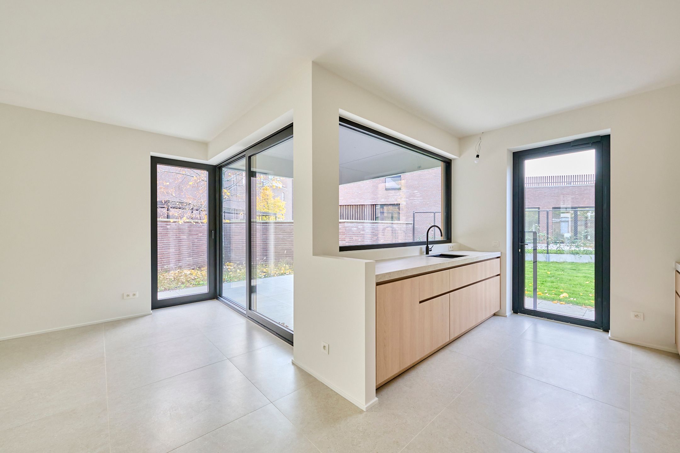 Ruime woning met 4 of 5 slaapkamers en 2 badkamers foto 4