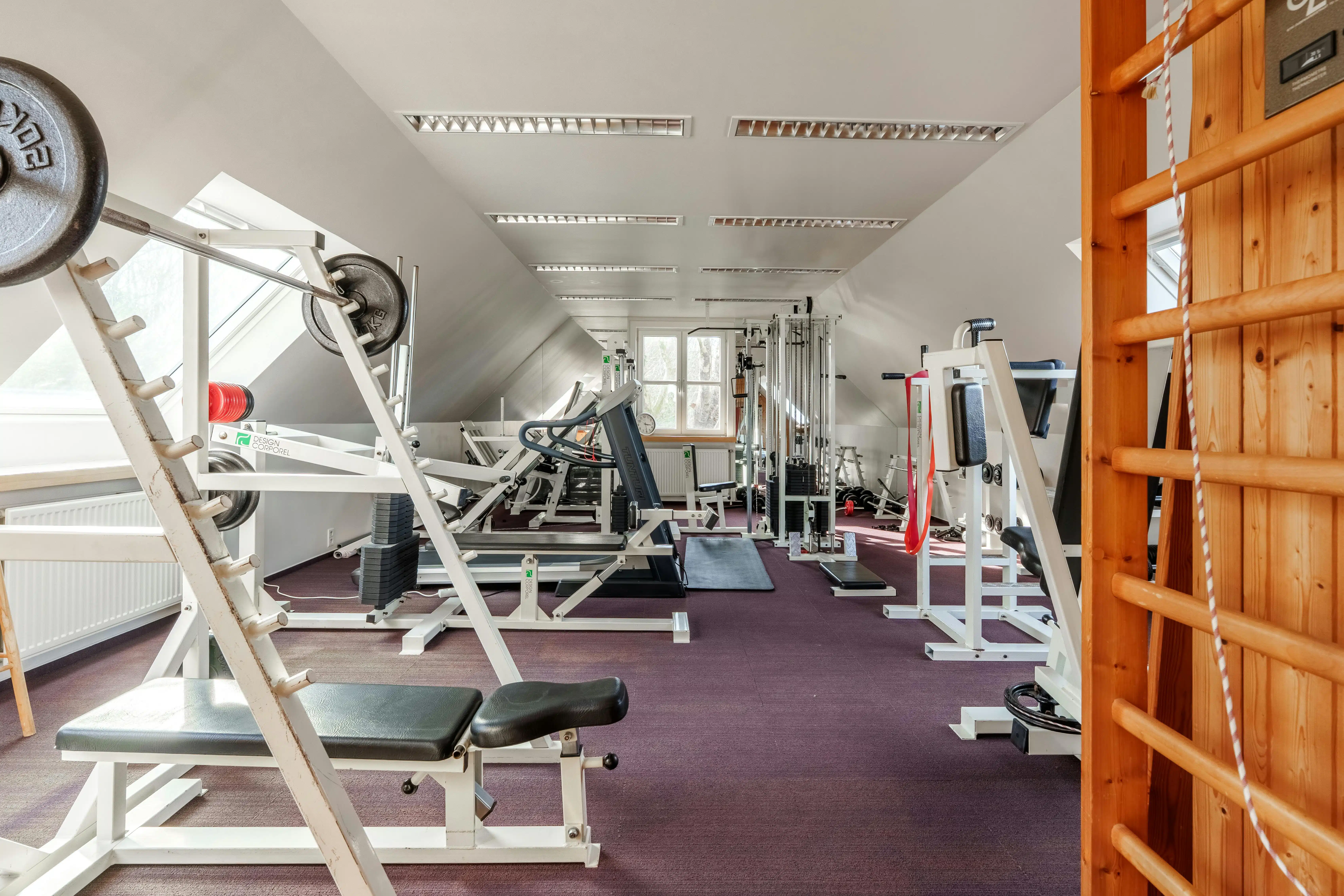 Exclusieve villa met tuin en zwembad op 1,6 ha in Krombeke foto 28