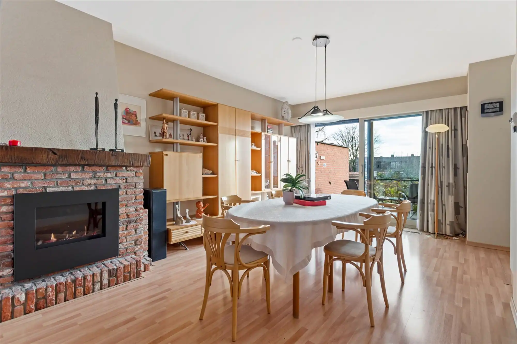 Bel-etage woning met 3 slaapkamers en tuinpoort aan straatkant. foto 6