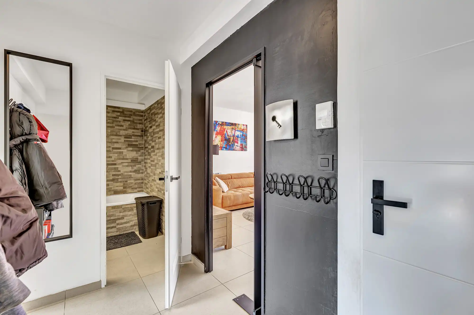 Opbrengsteigendom met 2 appartementen en extra studio foto 6