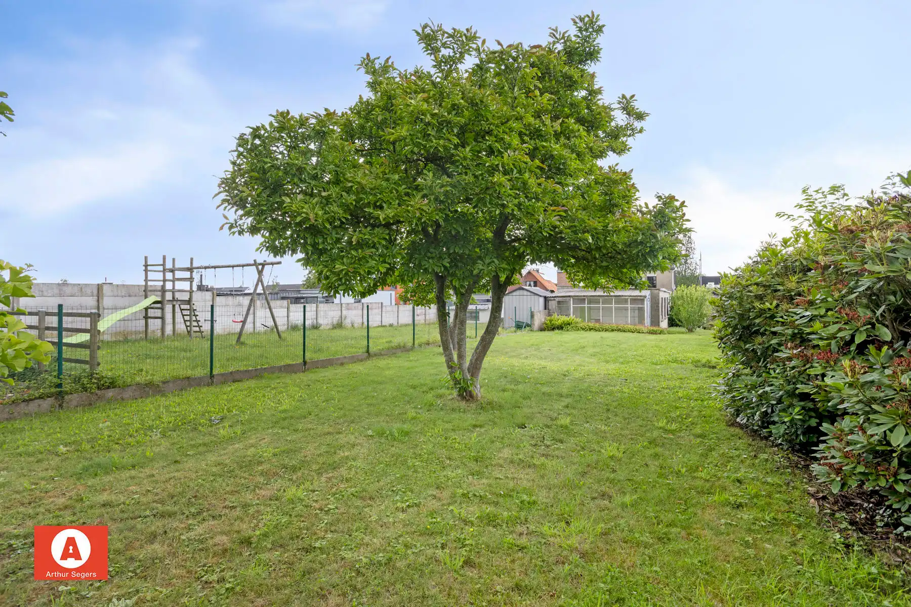 Te renoveren woning met werkhuis en ruime tuin foto 24