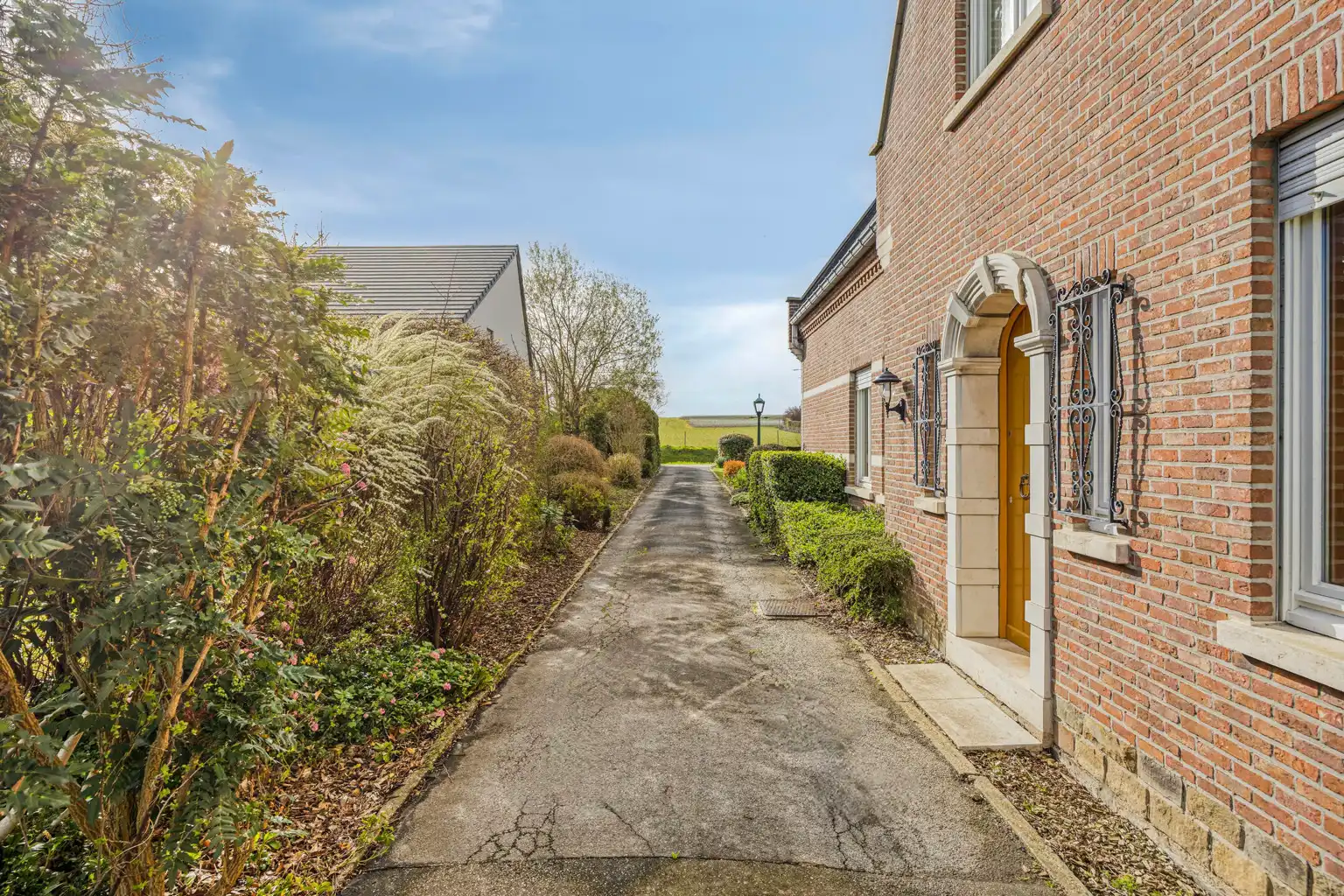 STIJLVOLLE VILLA IN ZEER GOEDE STAAT MET TUIN  foto 4