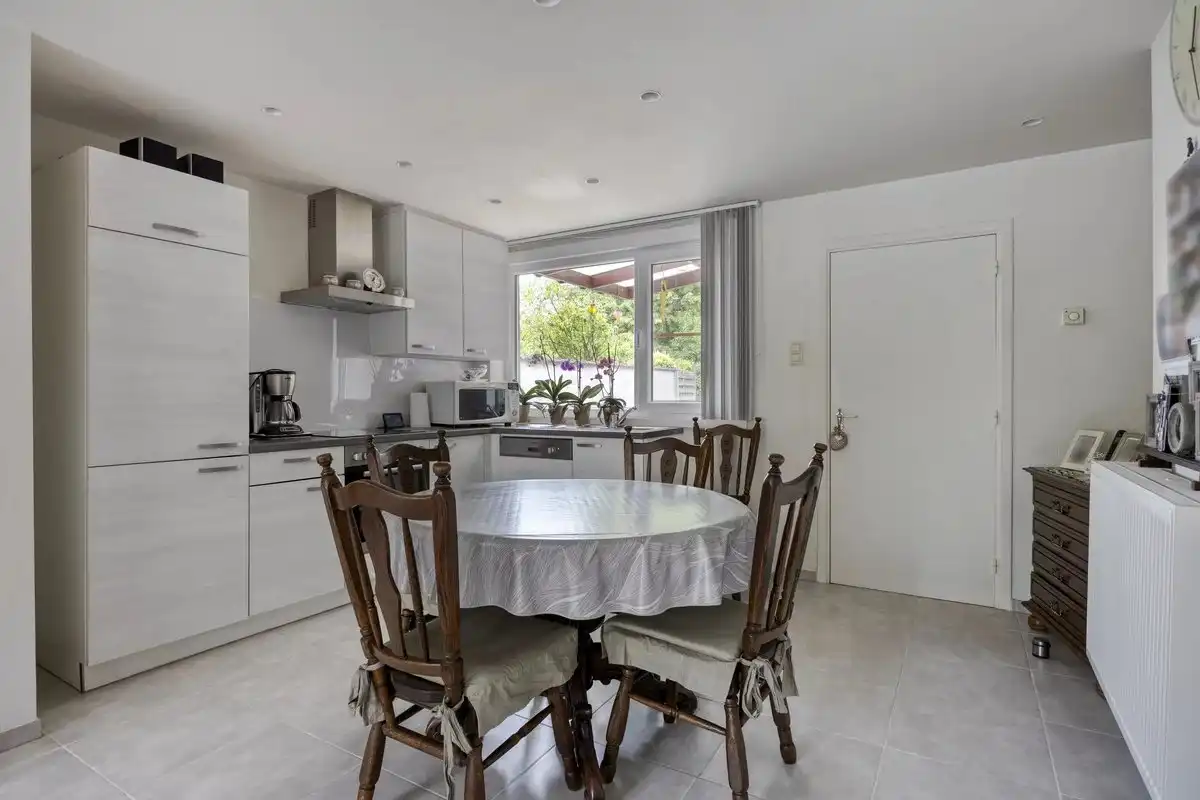 OPBRENGSTEIGENDOM BESTAANDE UIT TWEE RUIME EN VERHUURDE APPARTEMENTEN IN HERK-DE-STAD foto 23