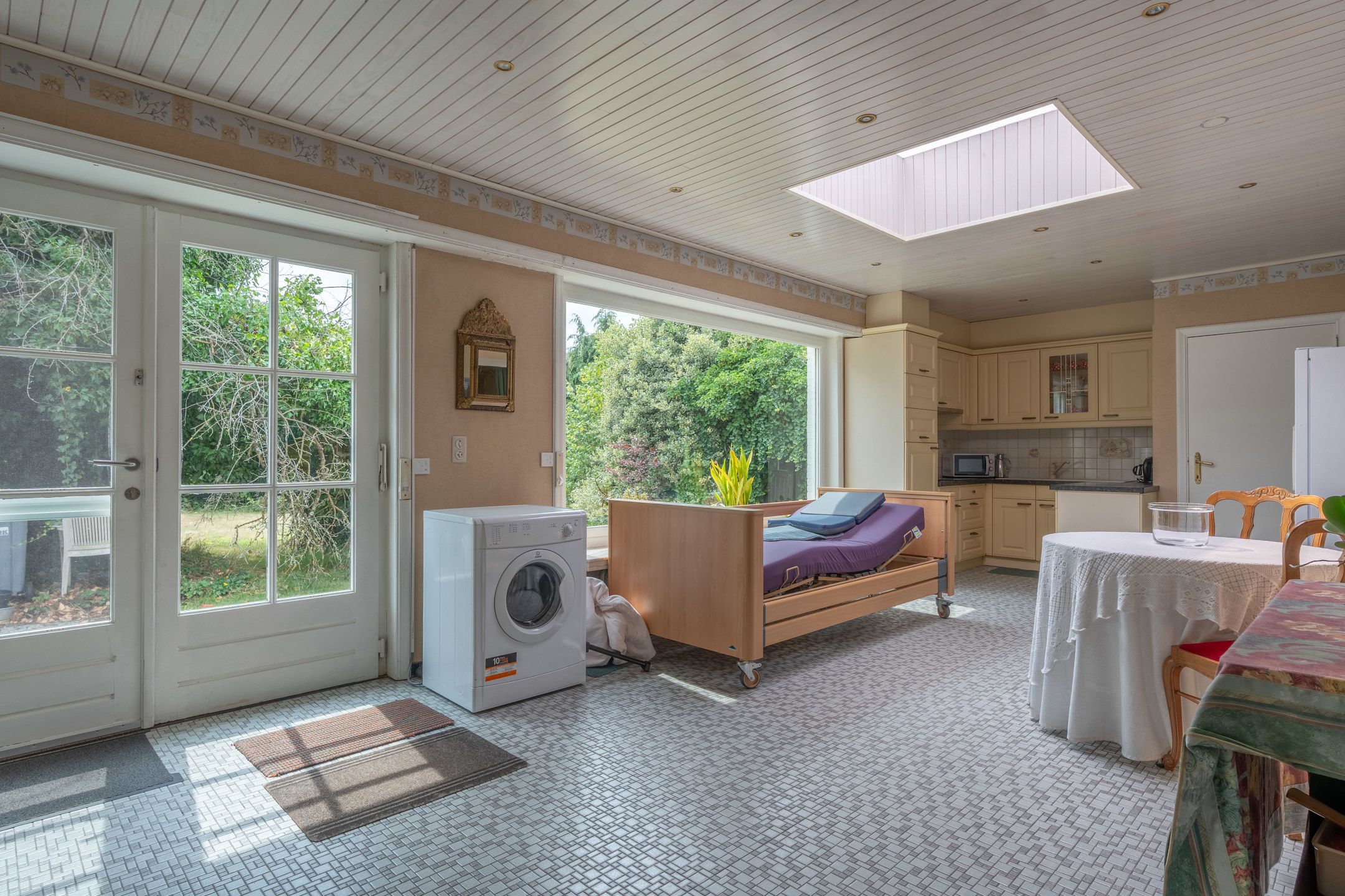 Te renoveren gezinswoning (196m²) op perceel van 1.943m². foto 13