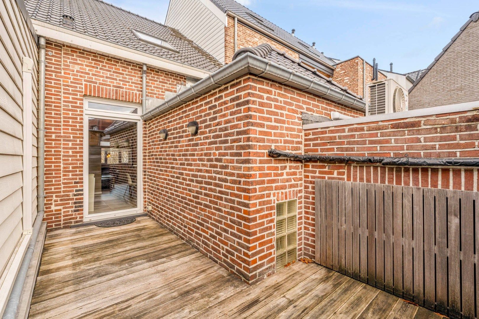 Energiezuinig 1-slaapkamerappartement met private toegang en knusse patio, pal in het centrum van Opglabbeek foto 9