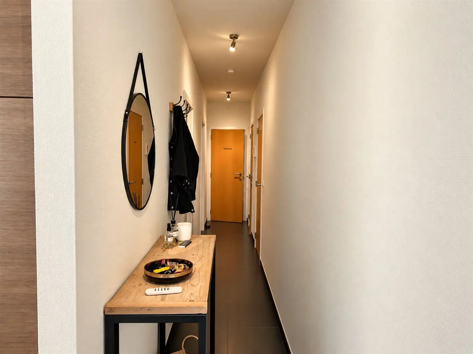 Centraal gelegen appartement met ruim terras en 2 slaapkamers foto 6